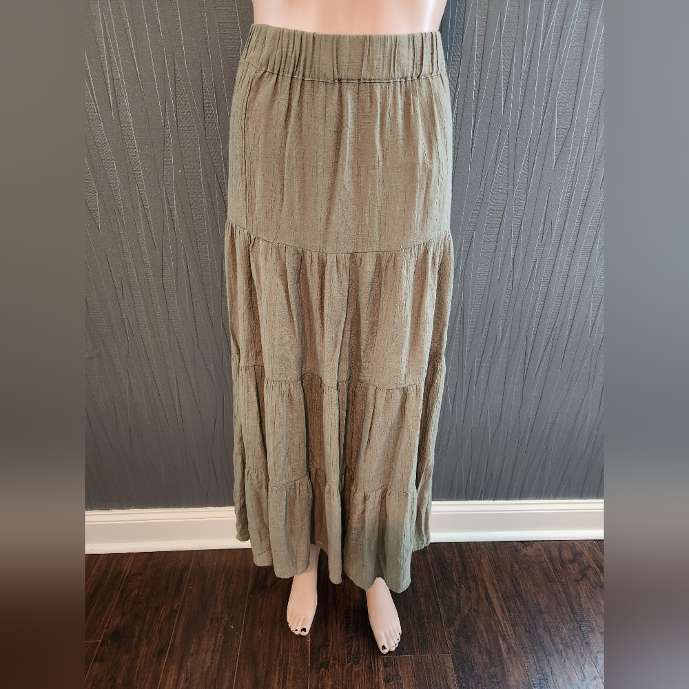 SoHo Olive Green Linen skirt medium